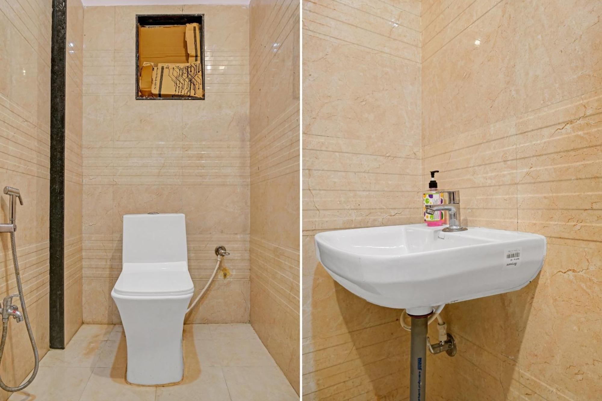 Townhouse Navneeta Grand Hotel Kakarmatha Bagian luar foto